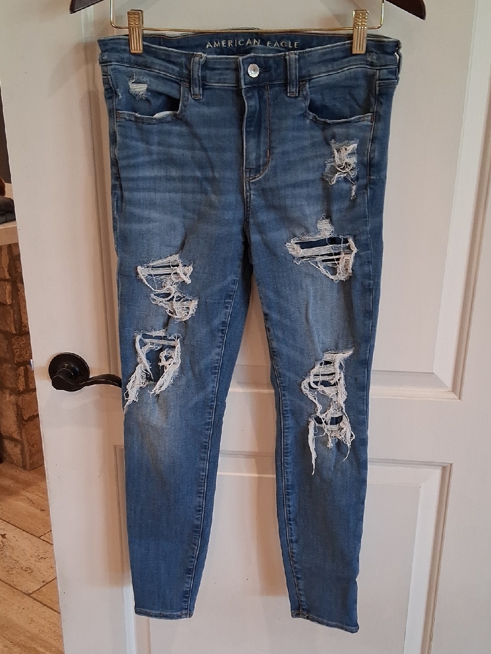 American Eagle Distressed Light Wash Jeggings Size 8S Next Level Stretch